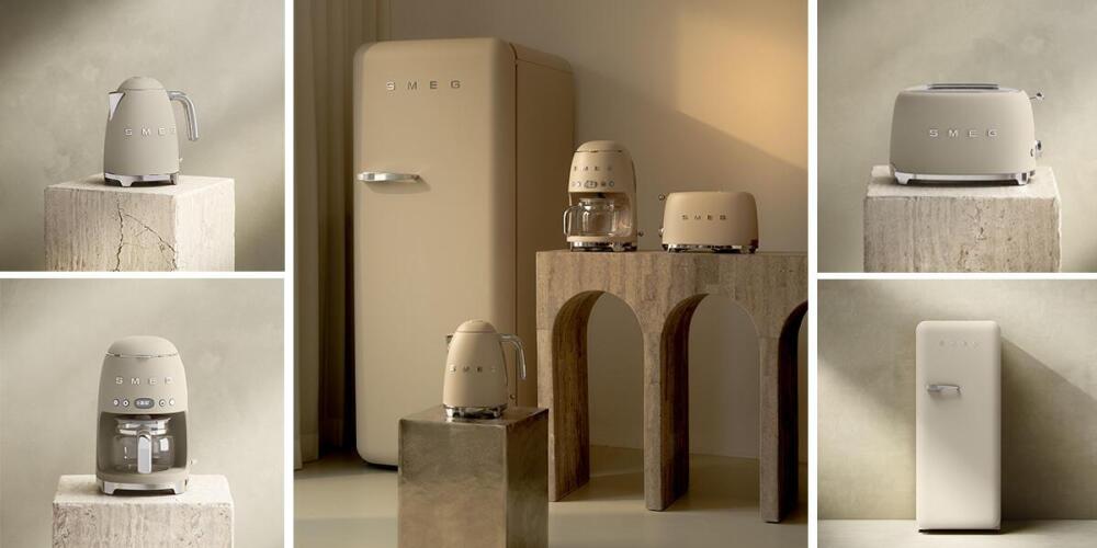 Retro keukenapparatuur en koelkast in een beige kleur van het merk Smeg.